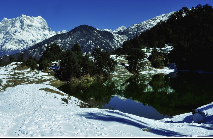 Deoria Tal lake Chaukhamba reflection